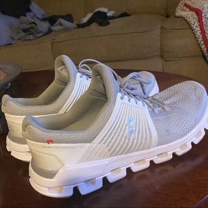 Like new ON cloud running shoes